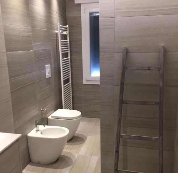 舒适三人间, Double A Guest House