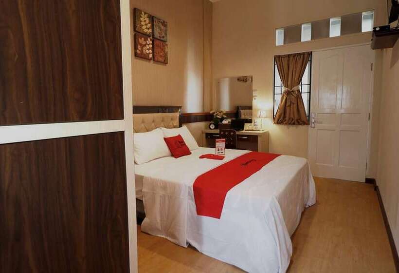 Номер Economy, Reddoorz Plus Near Universitas Sumatera Utara