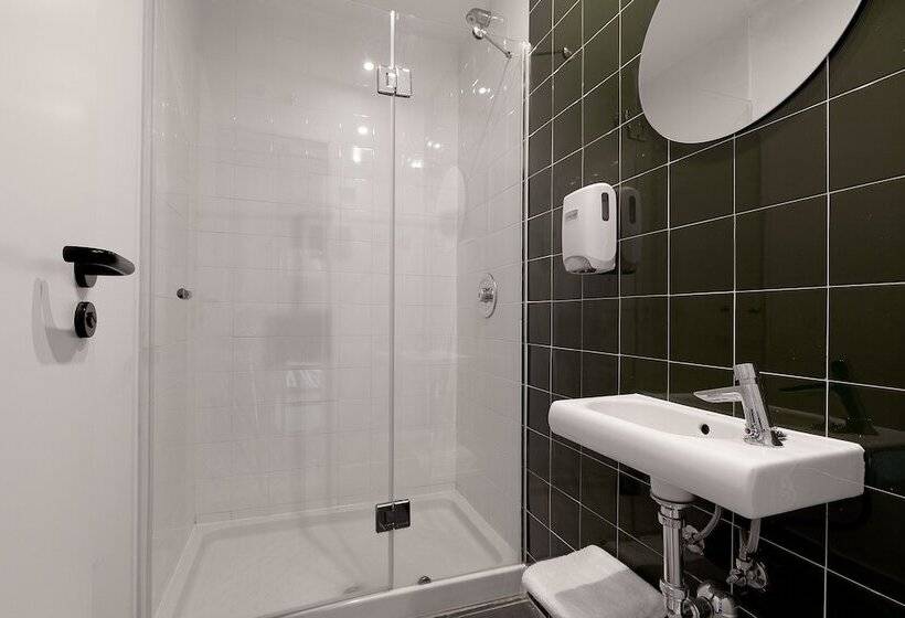 اتاق استاندارد چهار تخته, 2060 The Newton Hostel