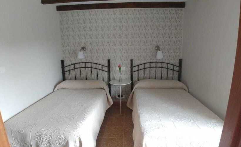 اتاق استاندارد, Hostal Restaurante Parajes