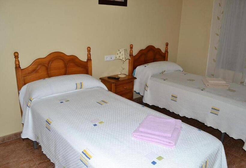 Номер Стандарт, Hostal La Encina