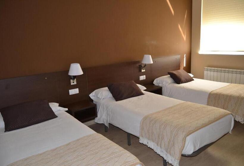 Номер Стандарт Трехместный, Pension Albergue Lemos