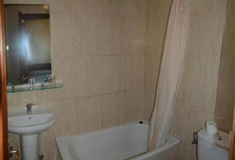 Номер Стандарт, Hostal Baviera