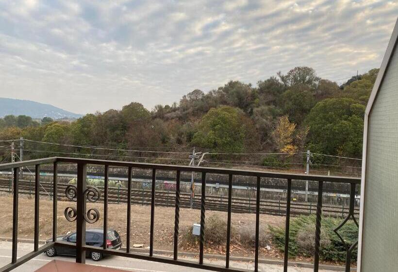Номер Стандарт, Hostal Galicia Cardedeu