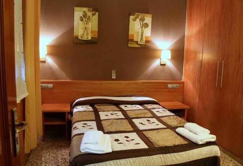 Номер Стандарт, Hostal Galicia Cardedeu