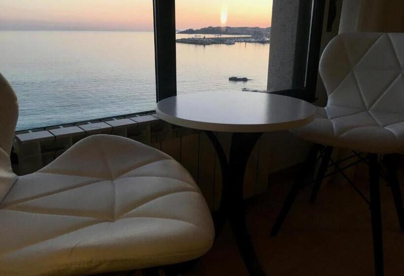 オーシャンビューデラックスルーム, Hostal Casa Aurita Adults Only