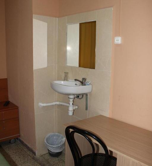 Номер Стандарт Индивидуальный Совместная Ванная, Hostal Cal Siles