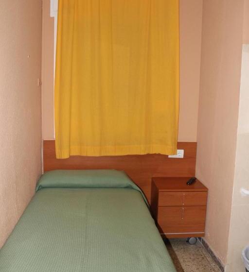Номер Стандарт Индивидуальный Совместная Ванная, Hostal Cal Siles