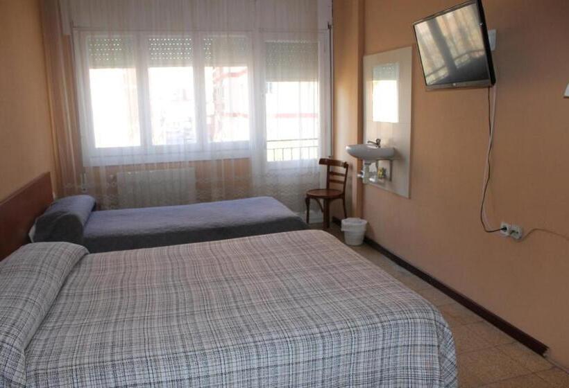 Номер Стандарт Совместная Ванная, Hostal Cal Siles