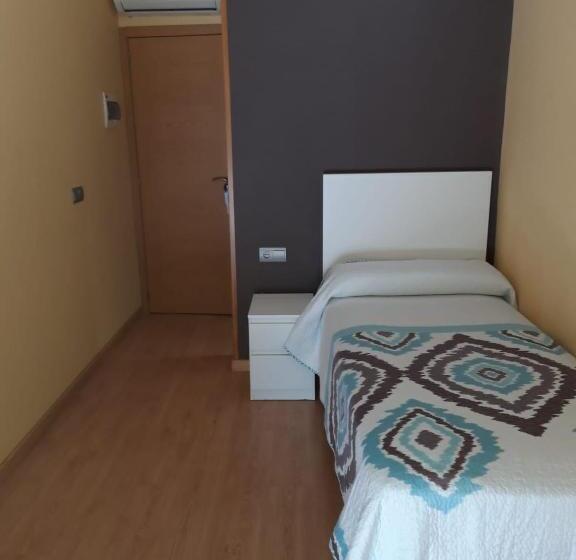Номер Комфорт Индивидуальный, Hostal Cal Siles