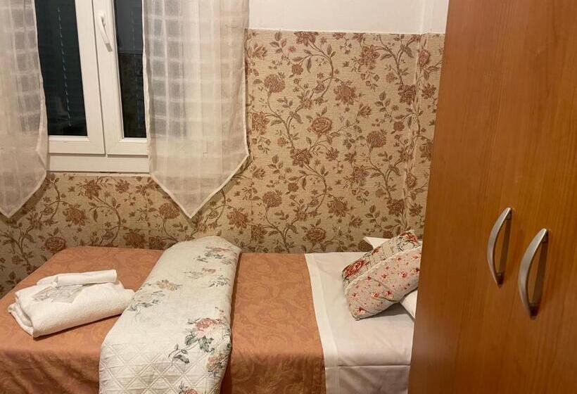 اتاق استاندارد یک تخته با سرویس بهداشتی مشترک, Nonna's Affittacamere