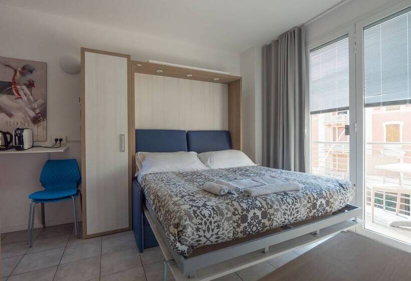 آپارتمان 1 خوابه با چشم‌انداز جانبی دریا, Residence San Valentino