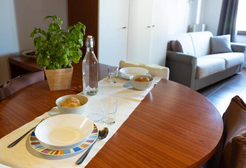 수피리어 스튜디오, Residence Ferraud
