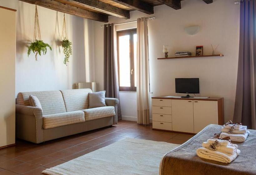 수피리어 스튜디오, Residence Ferraud