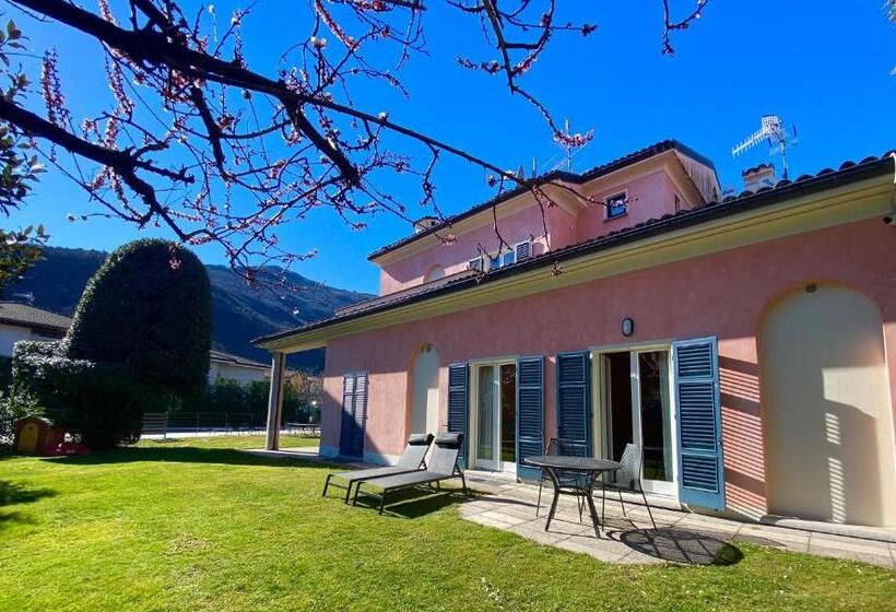 استودیو استاندارد با چشم‌انداز باغ, Villa Costantina With Heated Pool