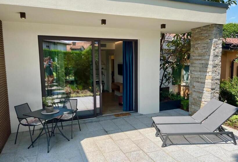 اتاق لوکس با تخت بزرگ, Villa Costantina With Heated Pool