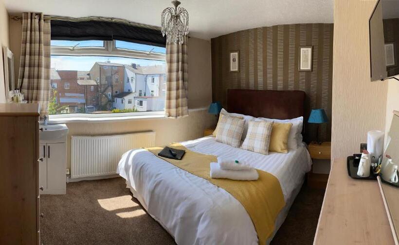 Standard room with outdoor bath, Adelphi Guest House