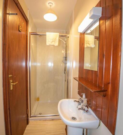 Семейный Номер, Arle Lodge
