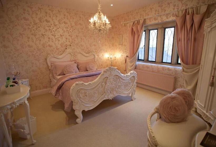 Номер Deluxe, Manor Court