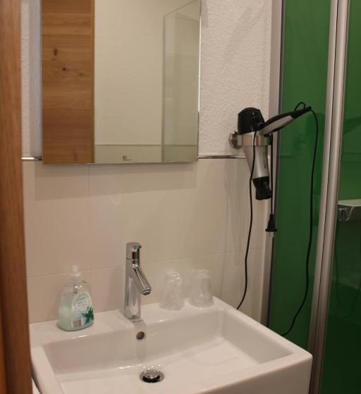 Quarto Estandar com Sacada, Gästehaus Rebenhof