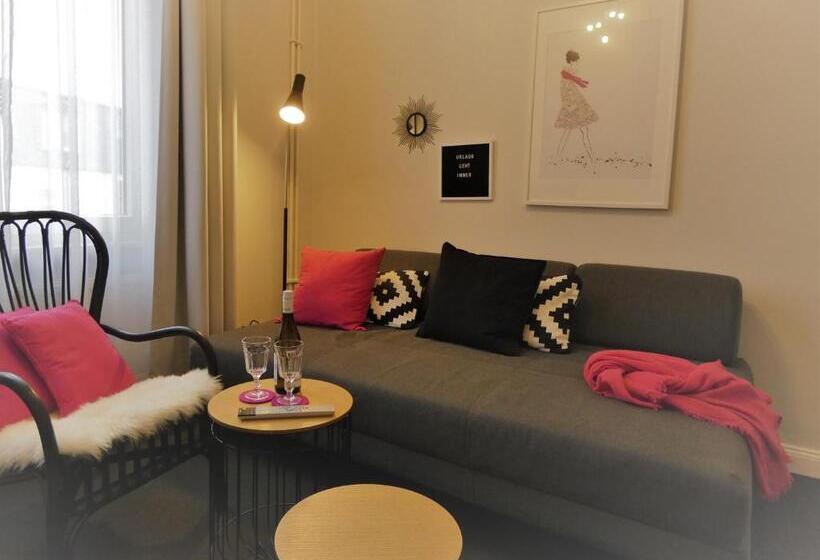 스탠다드 스튜디오, Villa Westend