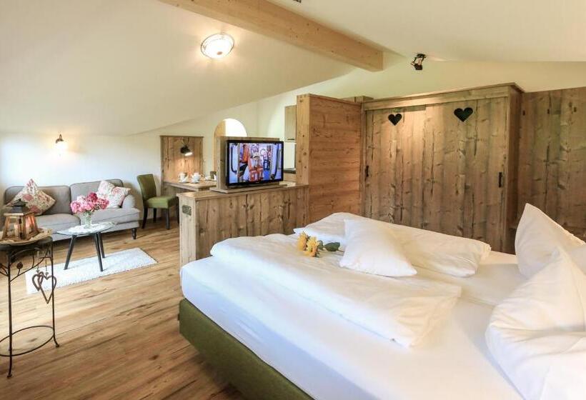 Студия Стандарт, Gã¤stehaus Hinterponholz