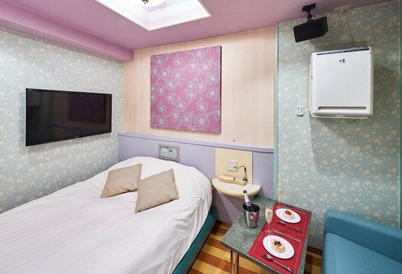 이코노미 룸, Aqua Blue Yokosuka