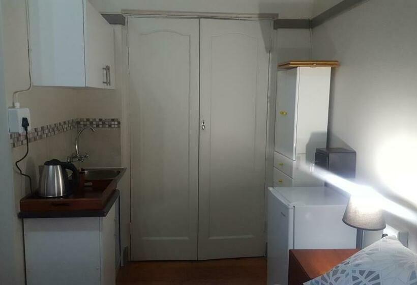 اتاق لوکس, Pretoria Inn