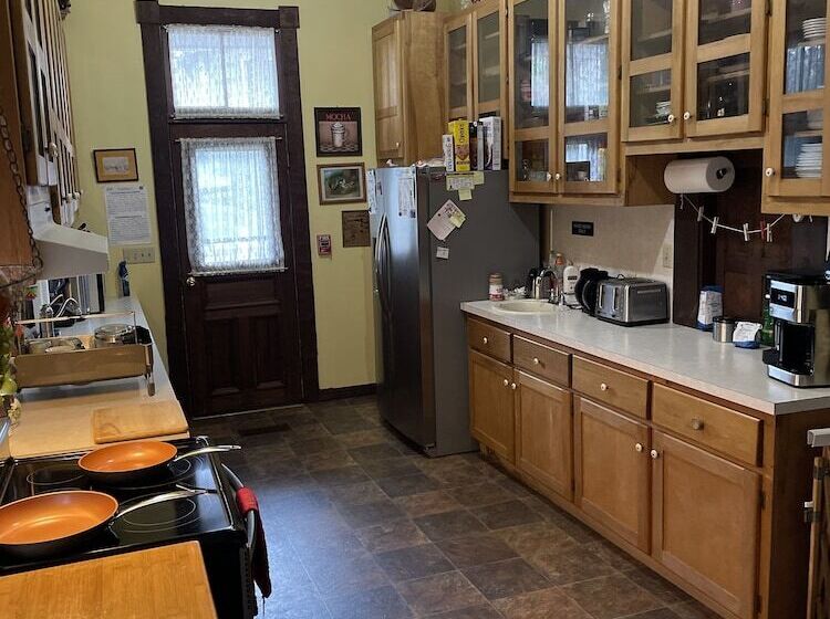 Люкс 2 Спальни, Grand Gables Inn Bed & Breakfast