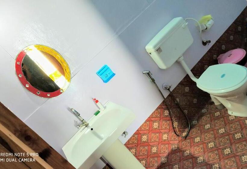 디럭스 테라스 룸 바다 전망, Omkar Beach Bungalow