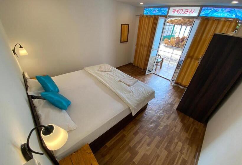 디럭스 룸 측면 바다 전망, Omkar Beach Bungalow