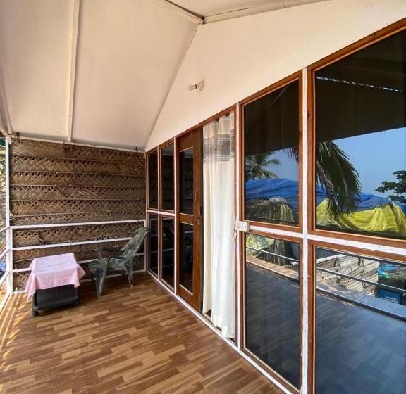 디럭스 룸 바다 전망, Omkar Beach Bungalow
