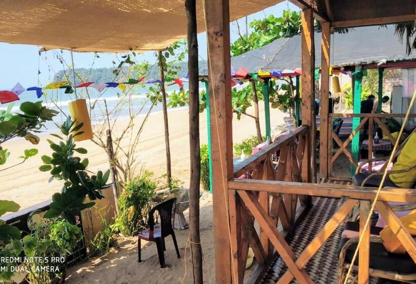 디럭스 테라스 룸 바다 전망, Omkar Beach Bungalow