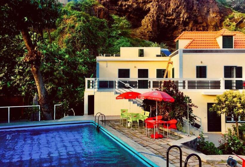 اتاق استاندارد با چشم‌انداز باغ, Casa Santa Barbara Deluxe