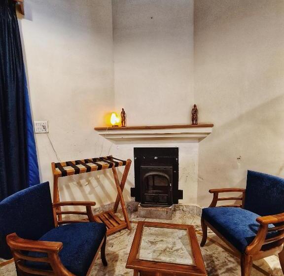 디럭스 전망 룸, Deodar Homestay