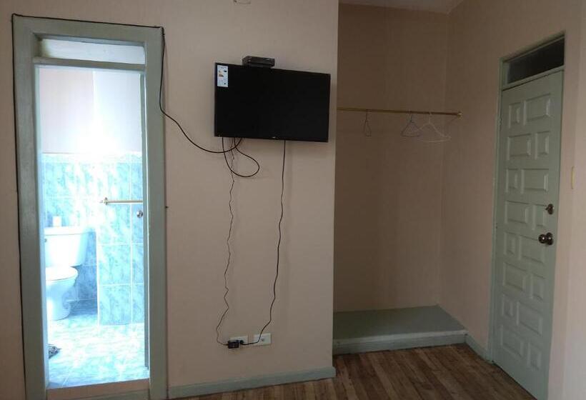 スタンダードルーム, Hostal Mediodia