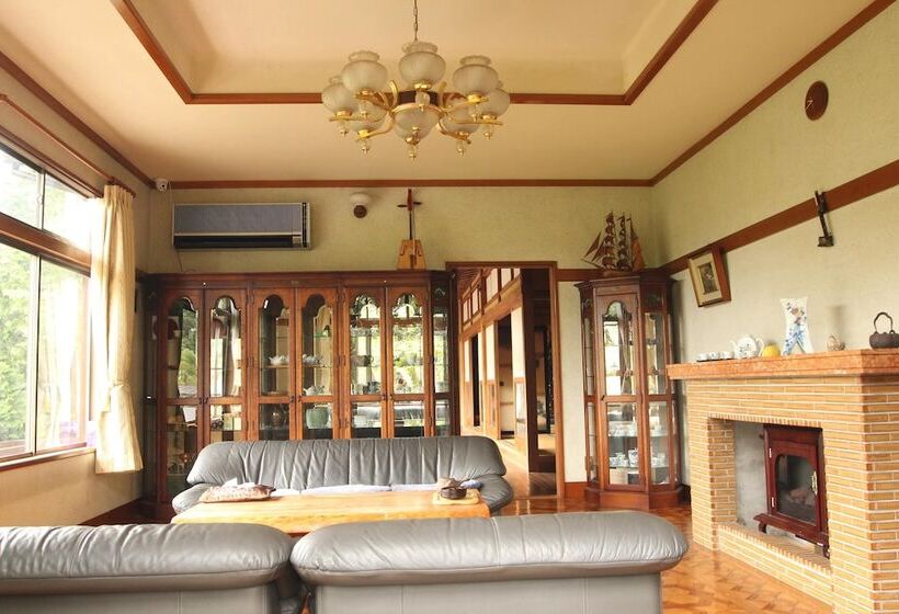 سوییت با چشم‌انداز باغ, Kougetsu Sanso    Moon Villa In Tokyo