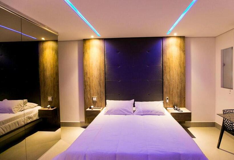 Студия Стандарт, Hauss Excellence Motel