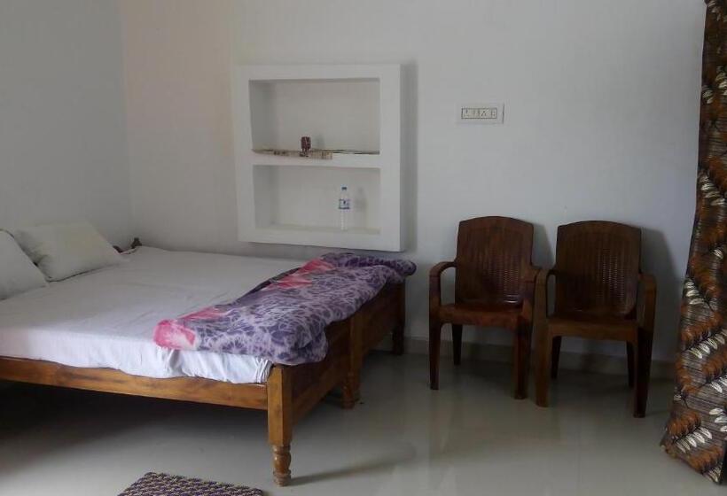 اتاق لوکس یک تخته, Happy Homestay
