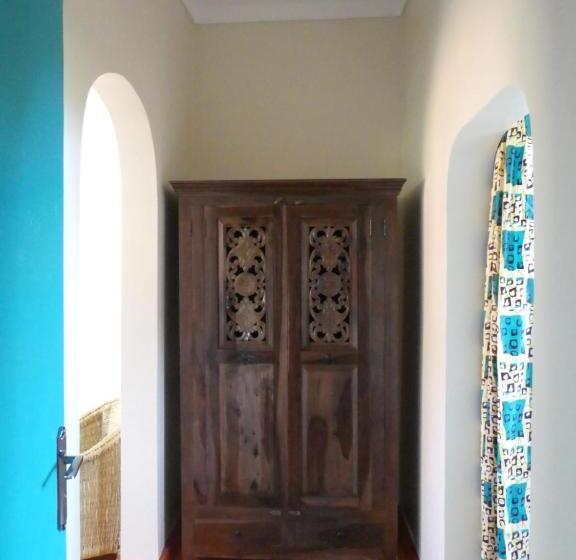اتاق استاندارد با چشم‌انداز باغ, Pineapple Guest House Entebbe