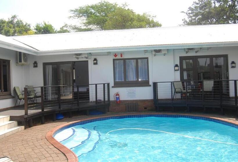 Quarto Estandar, De Charmoy Riverside