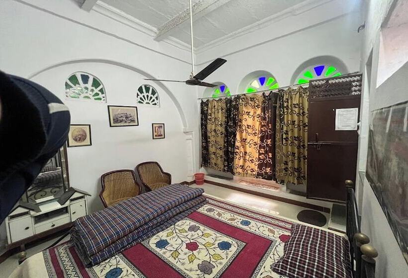 Quarto Estandar, Nukkad Guest House