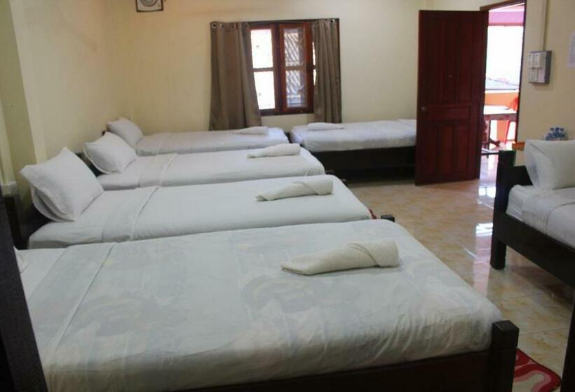 Семейный Номер, Pakbeng Guesthouse