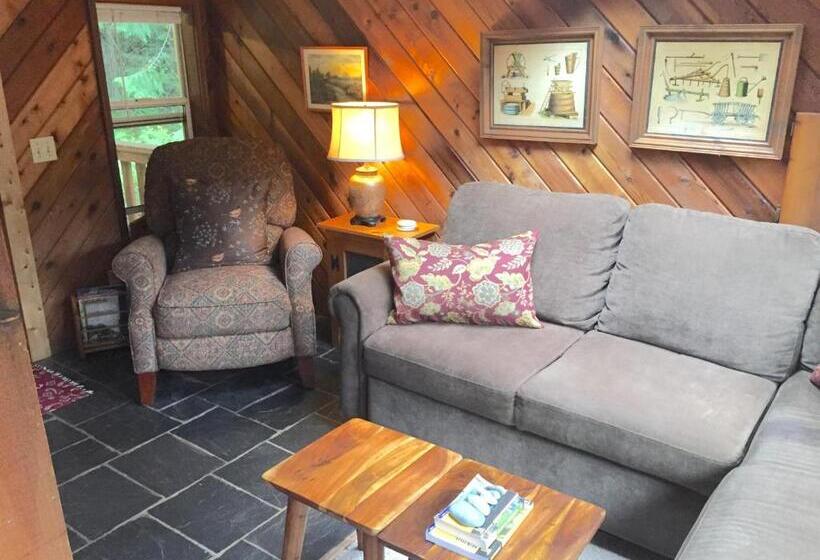 Бунгало Стандарт, Bond Ranch Retreat