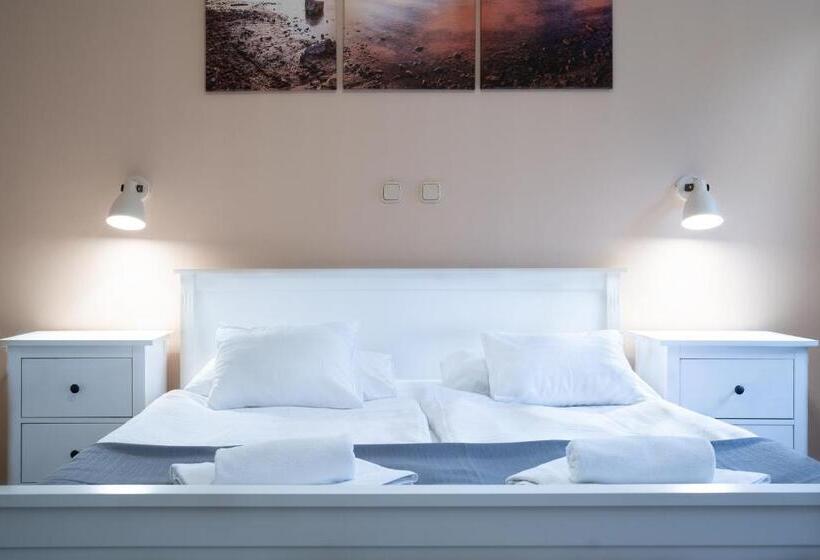 اتاق استاندارد, Accomo Apartmanház