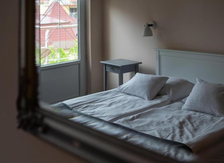 اتاق استاندارد, Accomo Apartmanház