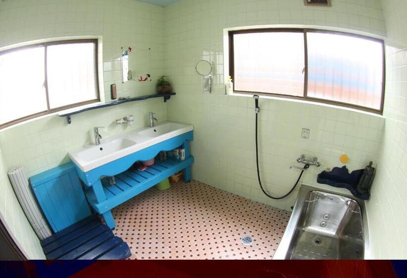 Четырехместный Номер Deluxe, Katsuo Guest House