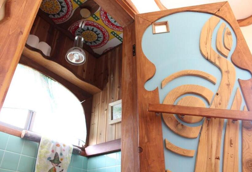 Трехместный Номер Стандарт с Балконом, Katsuo Guest House