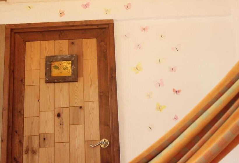 Номер Стандарт с Балконом, Katsuo Guest House
