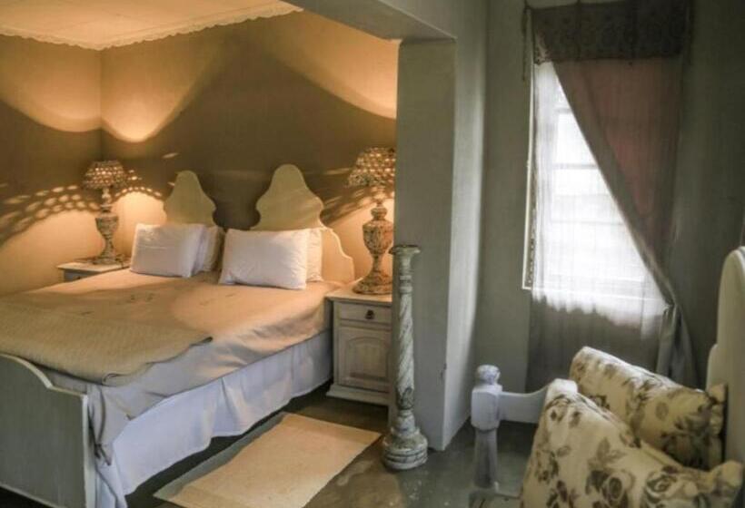 Номер Deluxe, The Green Acorn Guest House